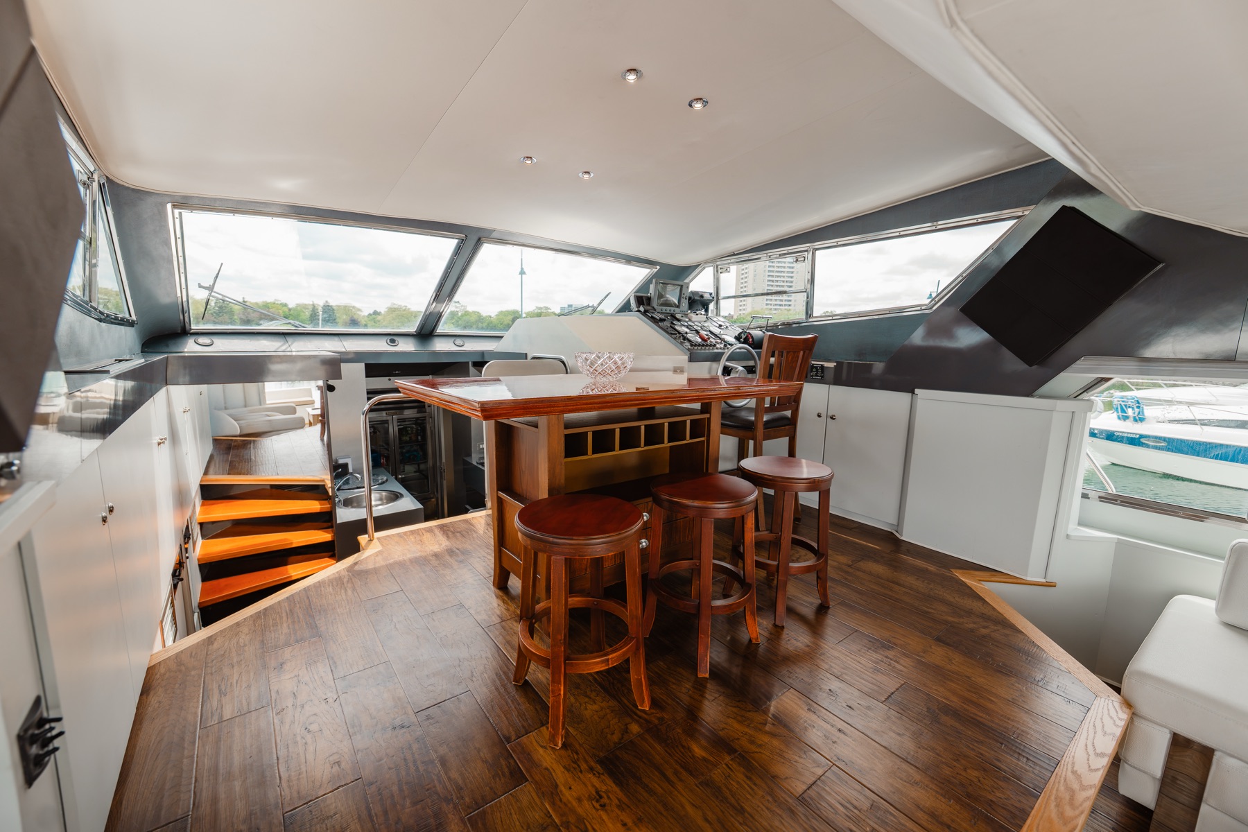 Valhalla Yacht Charters main level photo 8